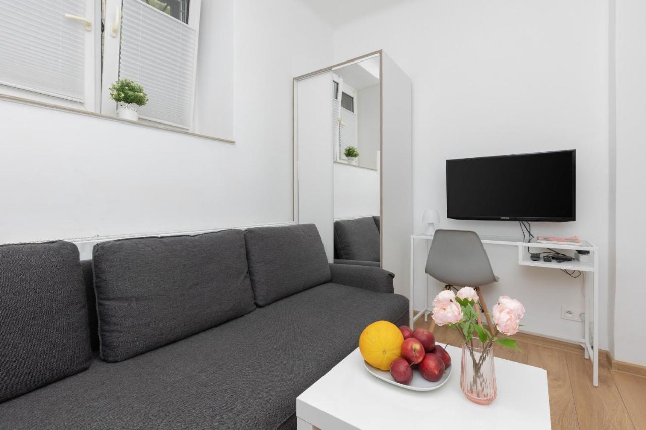 Micro Apartment near Fort Mokotów by Renters Warszawa Zewnętrze zdjęcie